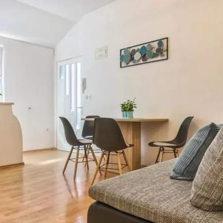 Apartman Zara Center Pula Exteriér fotografie